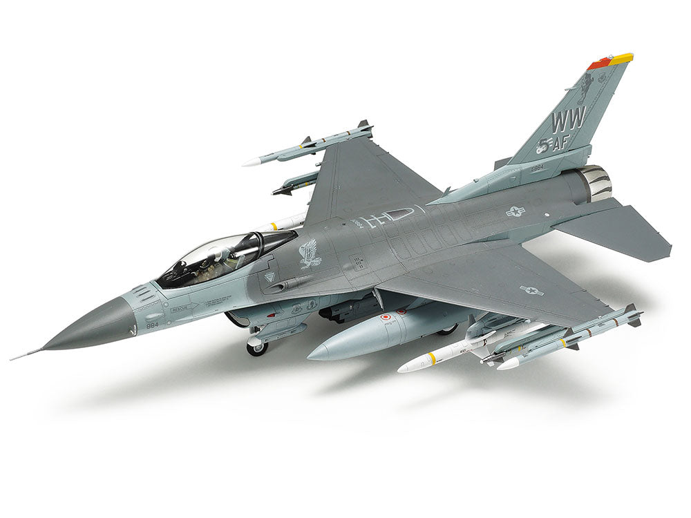 TAMIYA 1/72 Lockheed Martin, F-16 Fighting Falcon