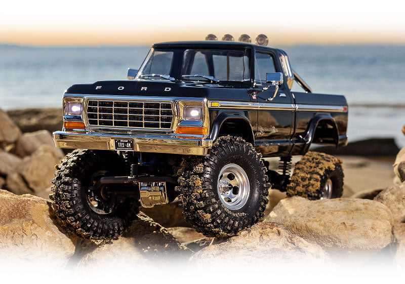 TRX-4 in a 1/18 f-150 (mix color)