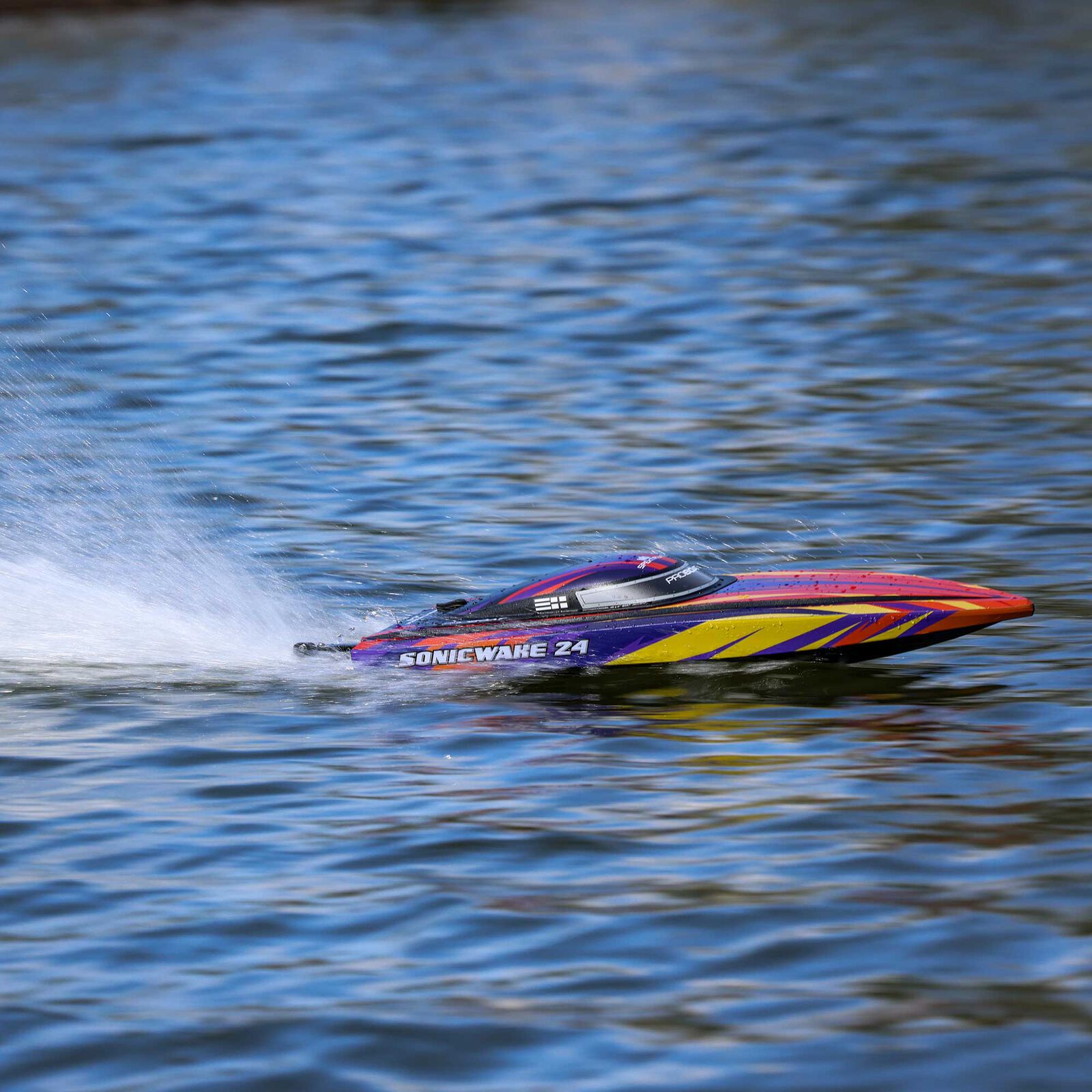 PRO BOAT Sonicwake 24" Self-Righting Brushless Deep-V RTR
