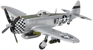 1/48 Republic P-47D Thunderbolt Bubbletop & 1/4-ton 4x4 Light Vehicle Se