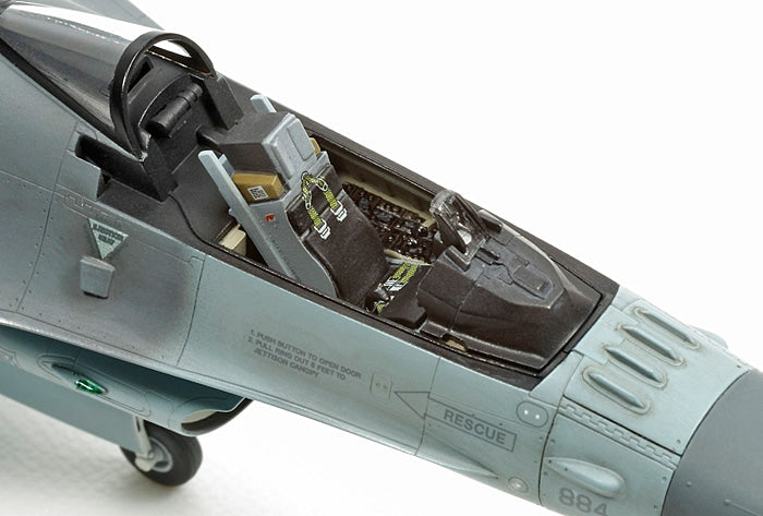 TAMIYA 1/72 Lockheed Martin, F-16 Fighting Falcon