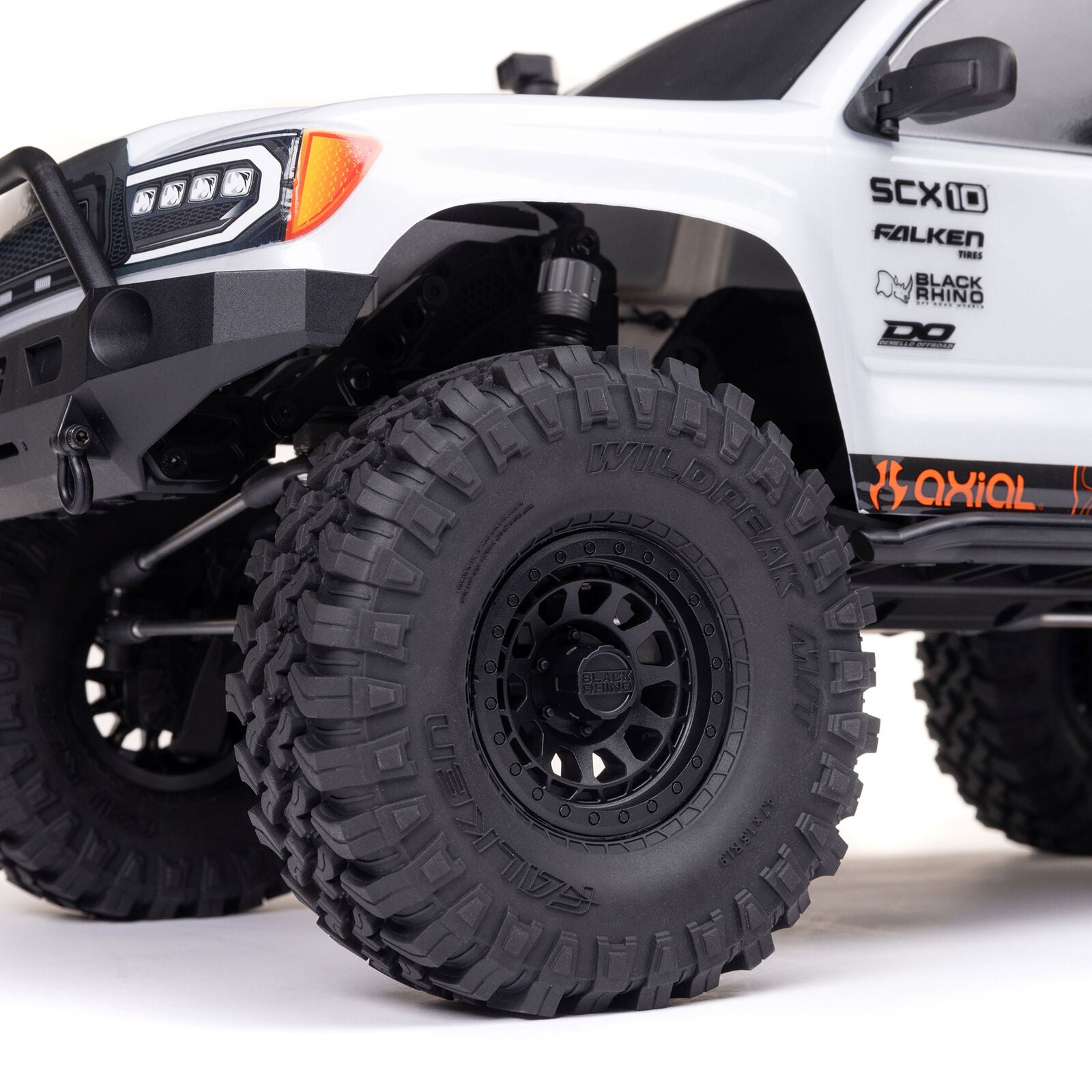 AXIAL 1/10 SCX10 III Base Camp 4X4 RTR Brushed Rock Craw