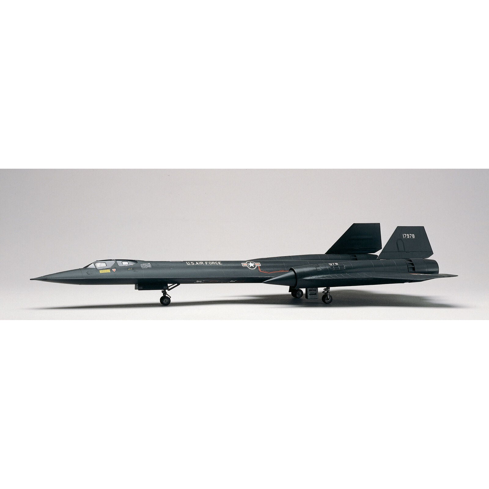 REVELL  1/72 SR71A Blackbird