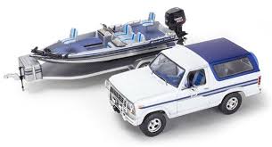 1/24 1980 Ford Bronco with Bass Boat