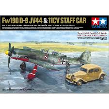 1/48 Focke-Wulf Fw190 D-9 JV44 & Citroen Traction 11CV Staff Car Set