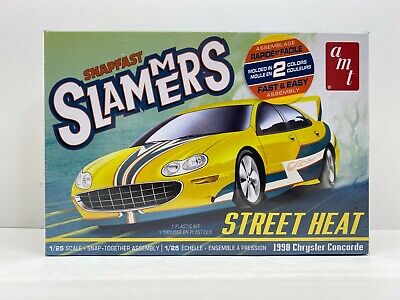 1:25 Street Heat 1998 Chrysler Concorde
